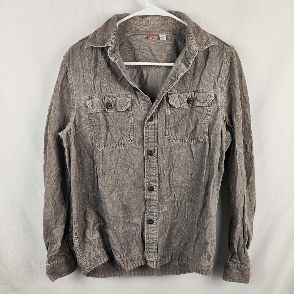 Uniqlo Shirt Mens XS Gray Corduroy Button Up Long Sleeve Two Pocket Casual
